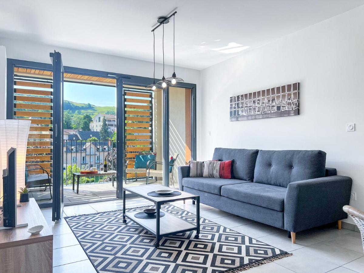 Apartament Le Frere Charmes Aurillac Zewnętrze zdjęcie