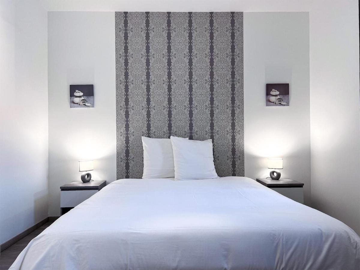 Apartament Le Frere Charmes Aurillac Zewnętrze zdjęcie